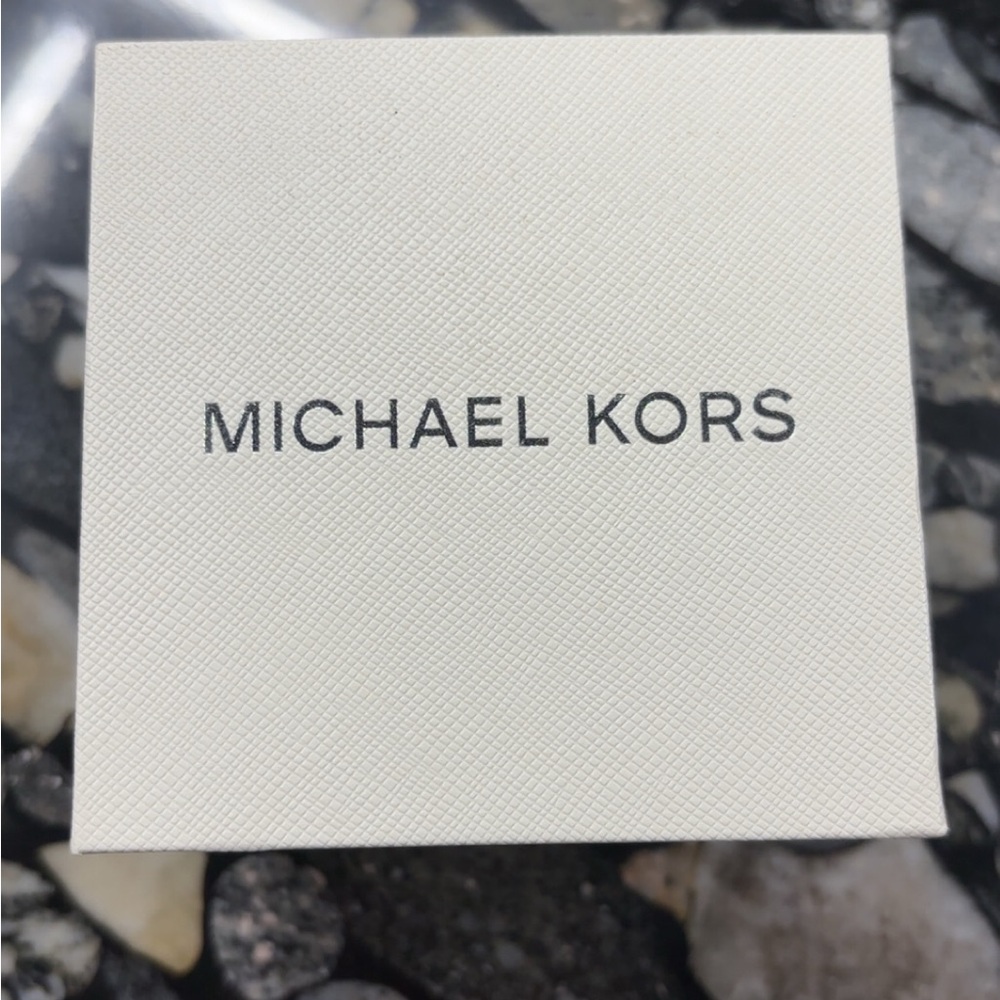 Michael Kors Radiant Gold Men’s Watch - Picture 3 of 5